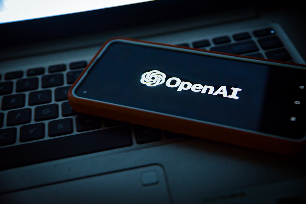 DeepSeek R1: The Chinese Model That Shook the Entire AI Industry